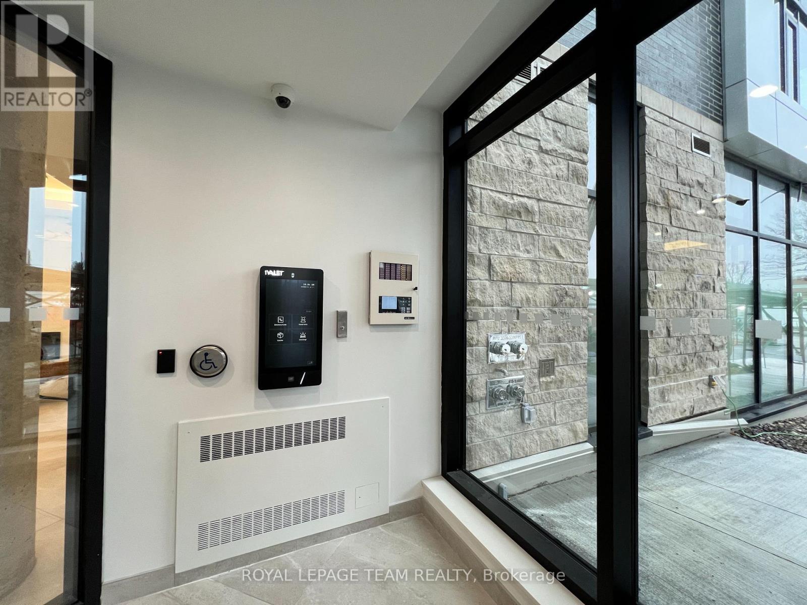 310 - 360 Deschatelets Avenue, Ottawa, ON - Indoor Photo Showing Other Room