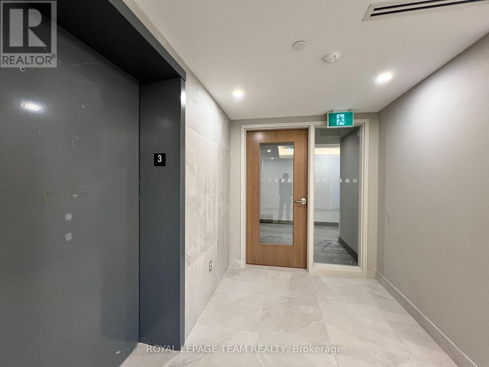 310 - 360 Deschatelets Avenue, Ottawa, ON - Indoor Photo Showing Other Room