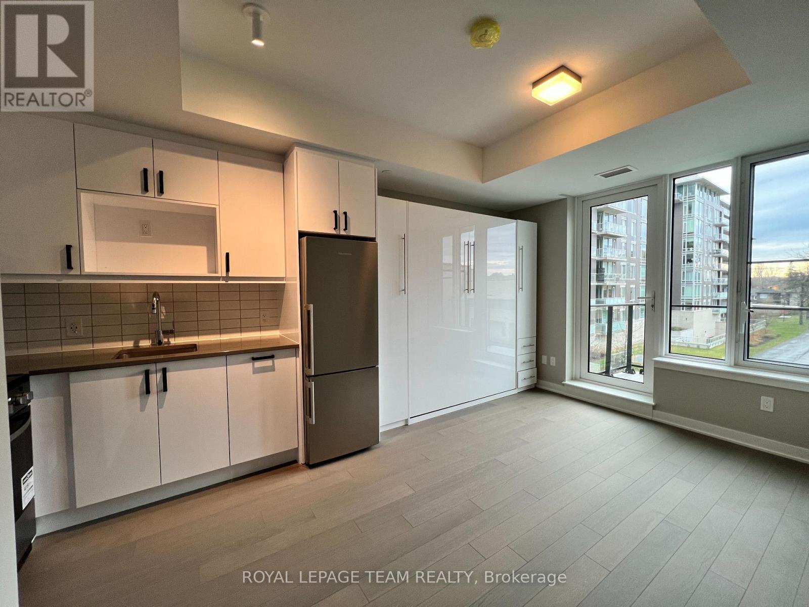 310 - 360 Deschatelets Avenue, Ottawa, ON - Indoor Photo Showing Kitchen