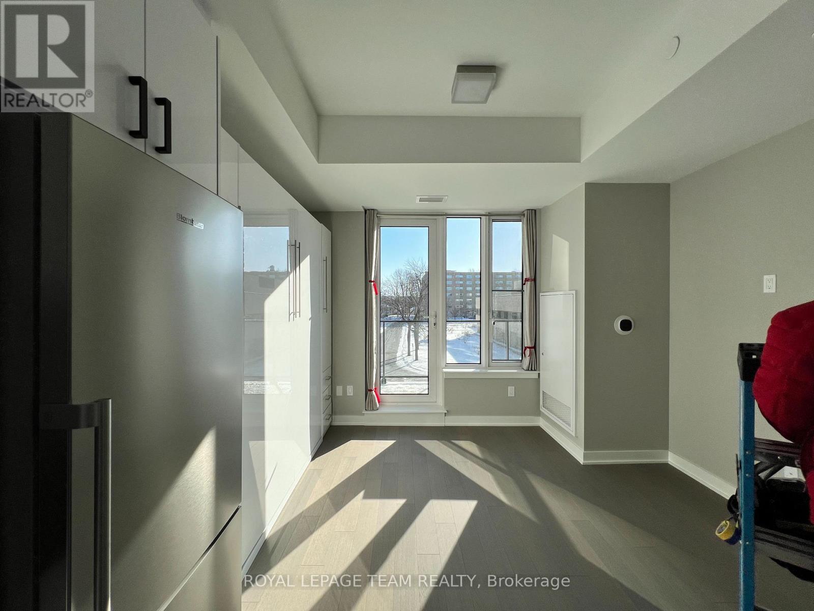 310 - 360 Deschatelets Avenue, Ottawa, ON - Indoor Photo Showing Other Room