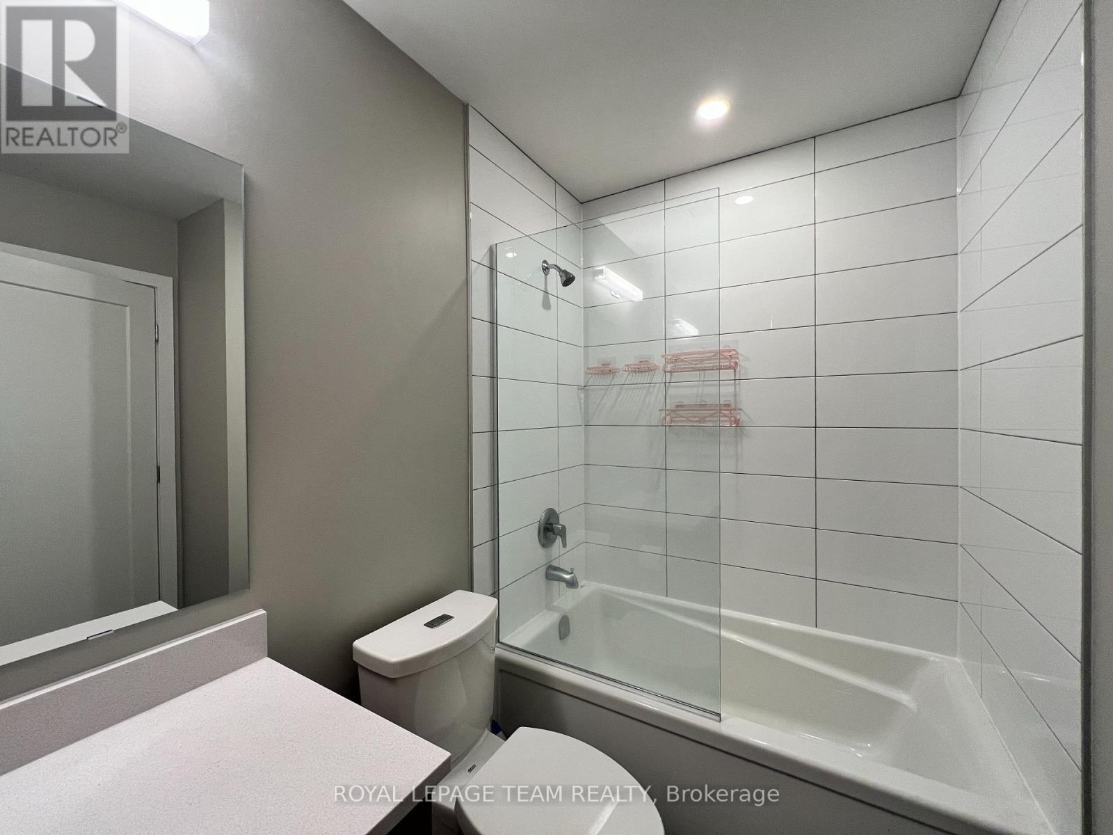310 - 360 Deschatelets Avenue, Ottawa, ON - Indoor Photo Showing Bathroom