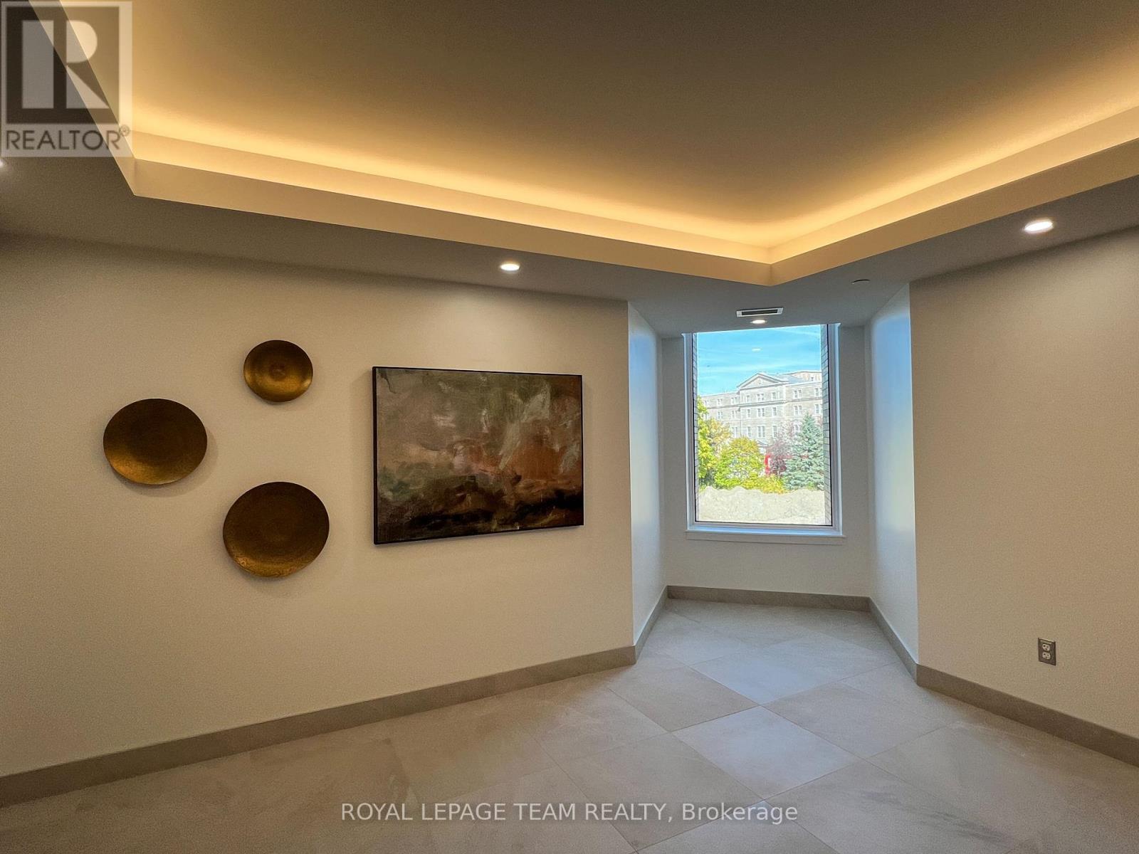 310 - 360 Deschatelets Avenue, Ottawa, ON - Indoor Photo Showing Other Room