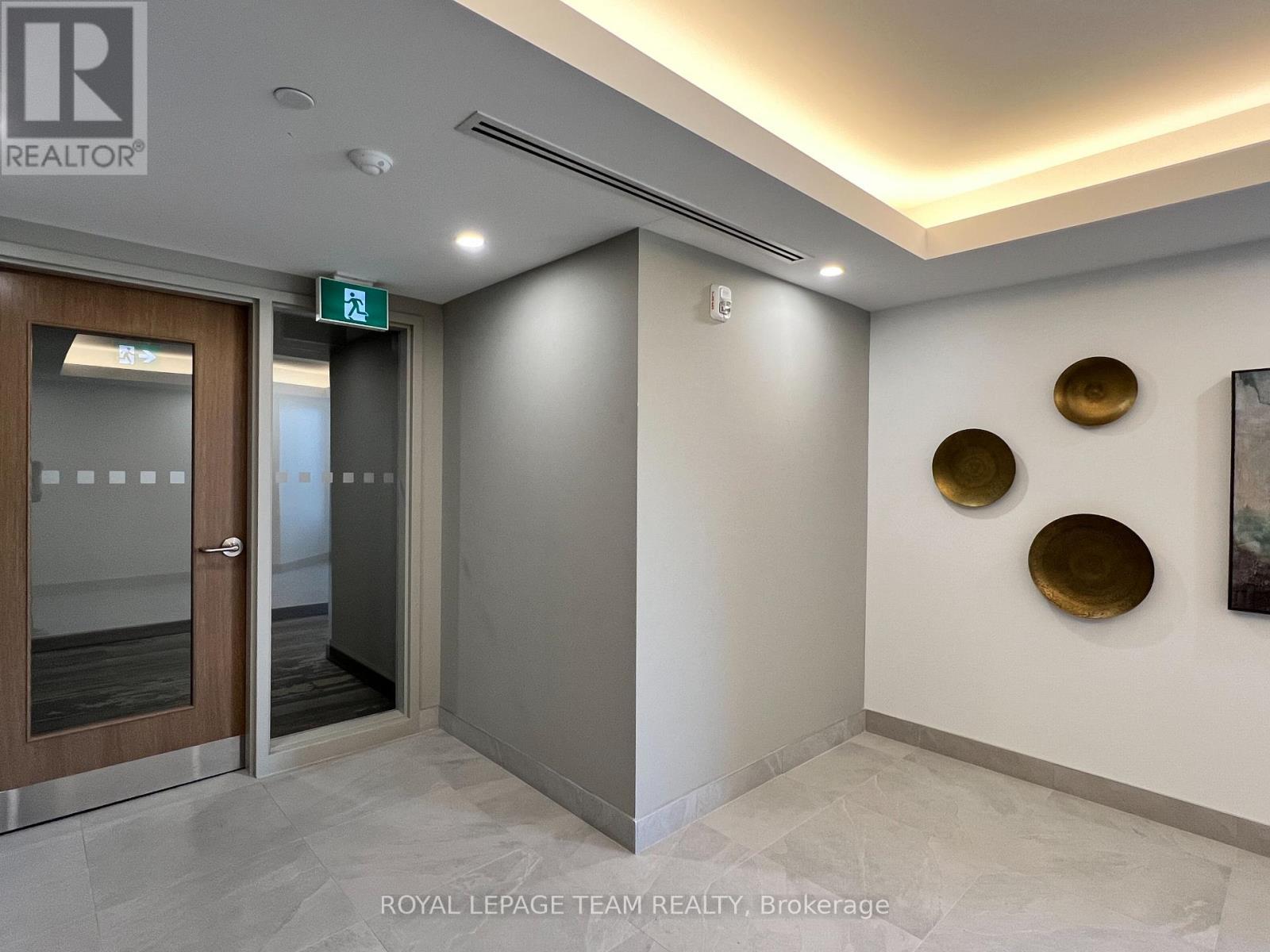 310 - 360 Deschatelets Avenue, Ottawa, ON - Indoor Photo Showing Other Room