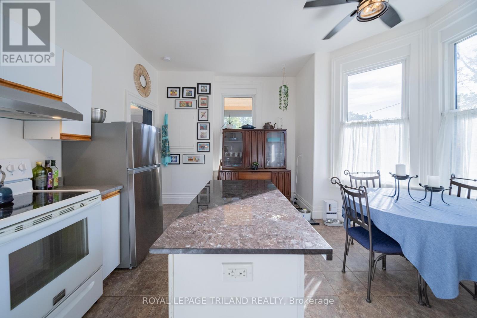 190 Emily Street, North Middlesex (Parkhill), ON - Indoor Photo Showing Kitchen
