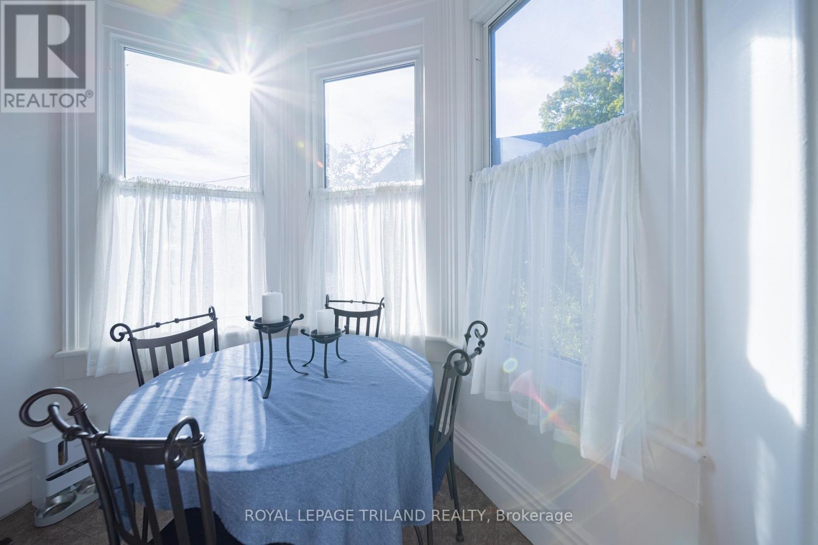 190 Emily Street, North Middlesex (Parkhill), ON - Indoor Photo Showing Dining Room