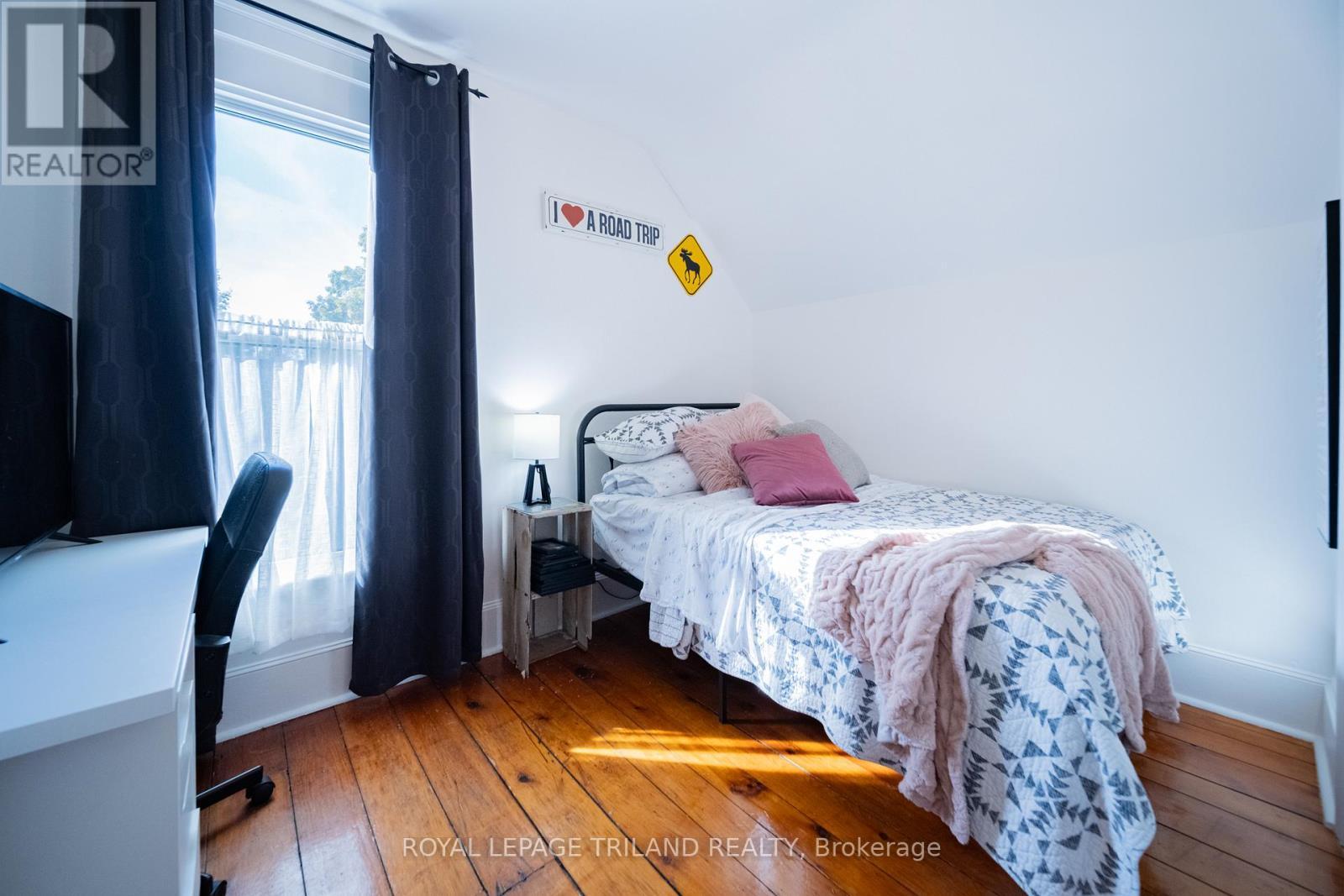 190 Emily Street, North Middlesex (Parkhill), ON - Indoor Photo Showing Bedroom