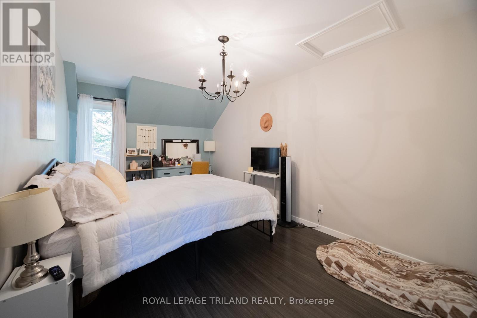 190 Emily Street, North Middlesex (Parkhill), ON - Indoor Photo Showing Bedroom