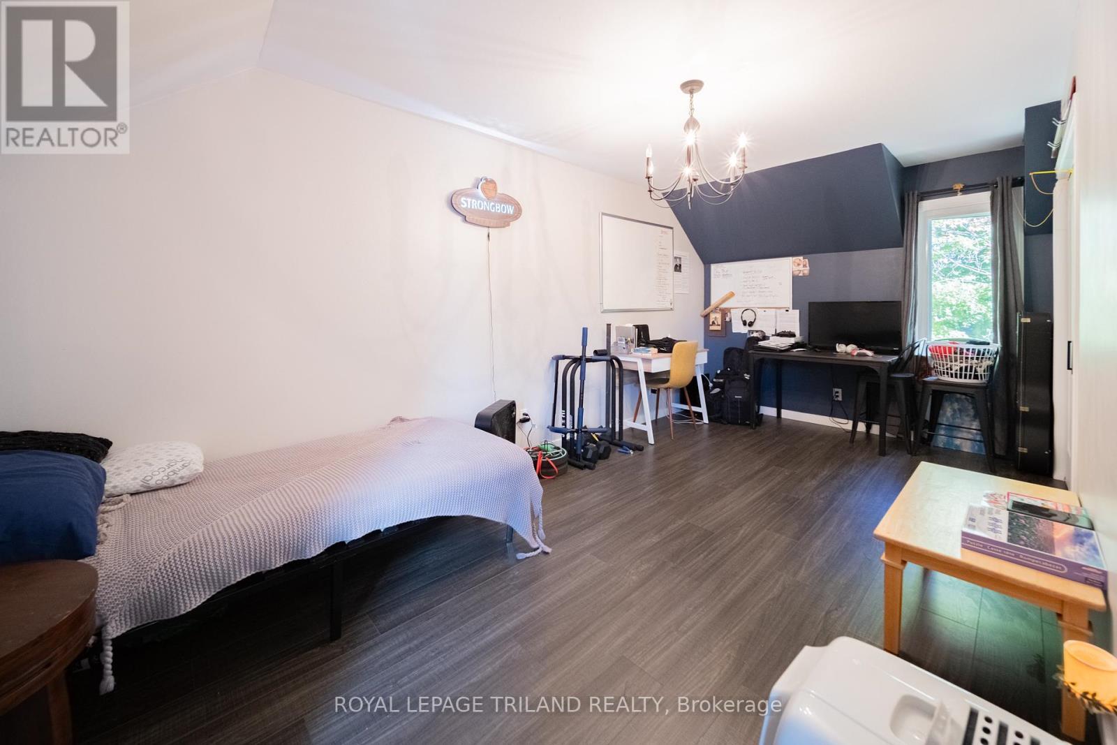 190 Emily Street, North Middlesex (Parkhill), ON - Indoor Photo Showing Bedroom