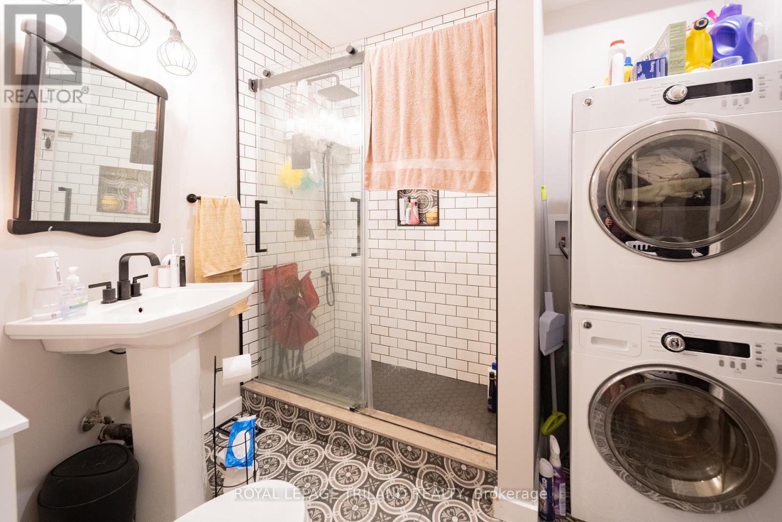 190 Emily Street, North Middlesex (Parkhill), ON - Indoor Photo Showing Laundry Room