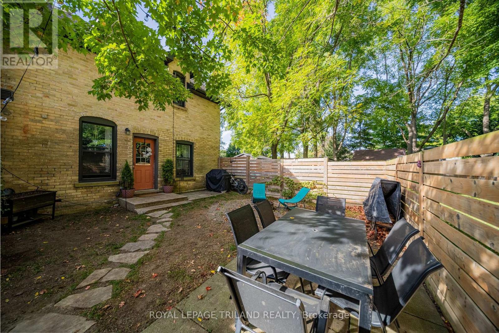 190 Emily Street, North Middlesex (Parkhill), ON - Outdoor