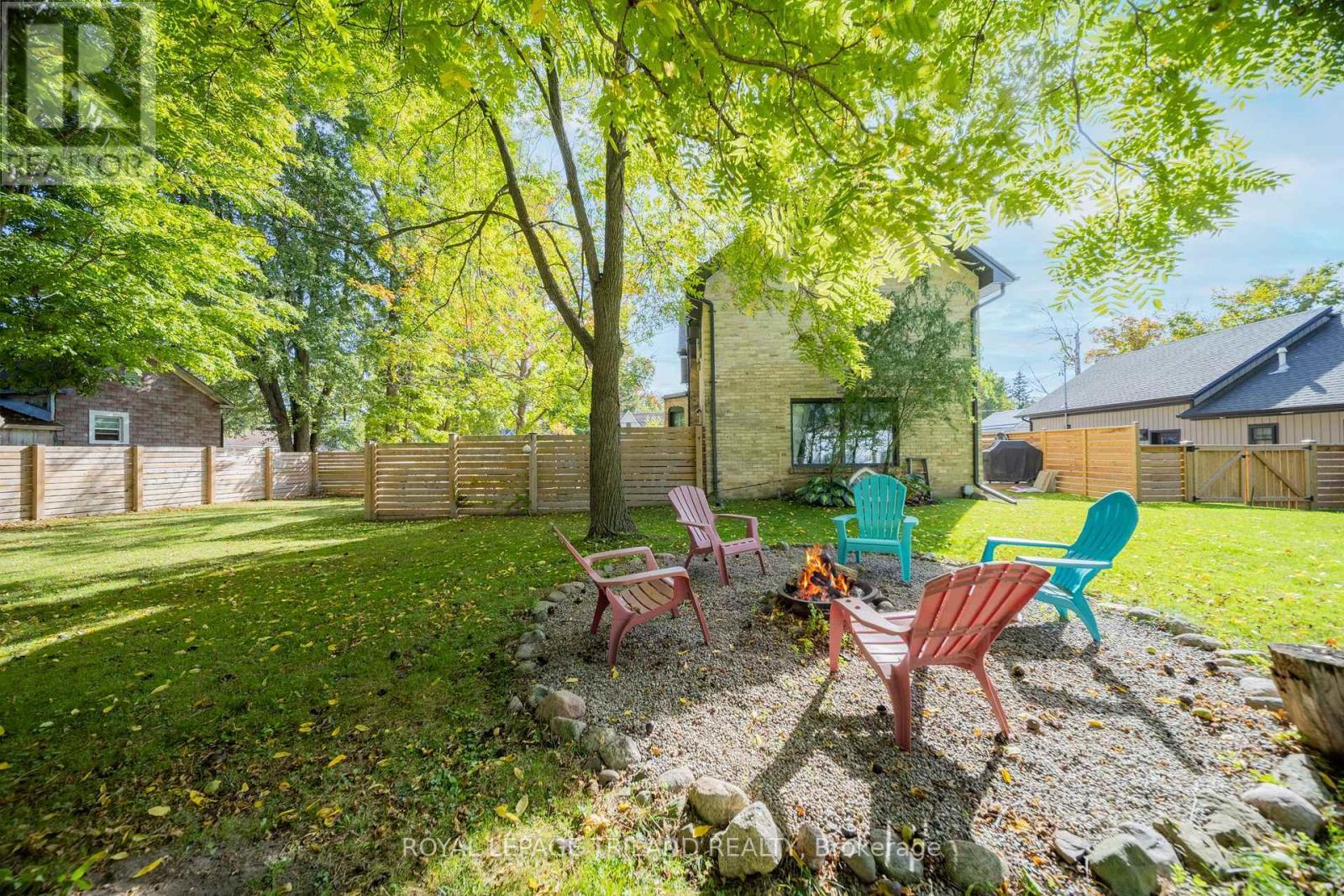 190 Emily Street, North Middlesex (Parkhill), ON - Outdoor