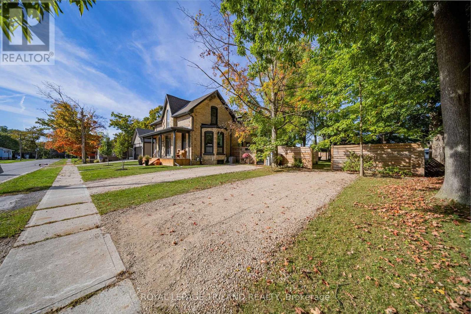 190 Emily Street, North Middlesex (Parkhill), ON - Outdoor