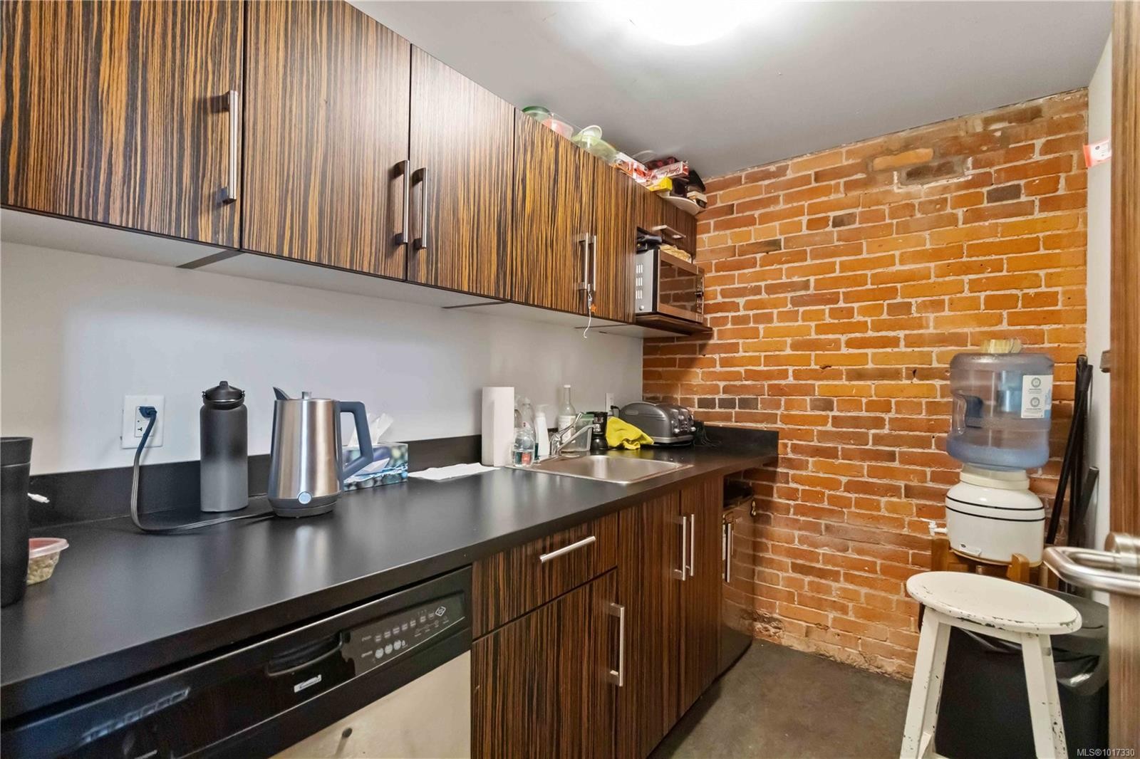 101-534 Yates St, Victoria, BC