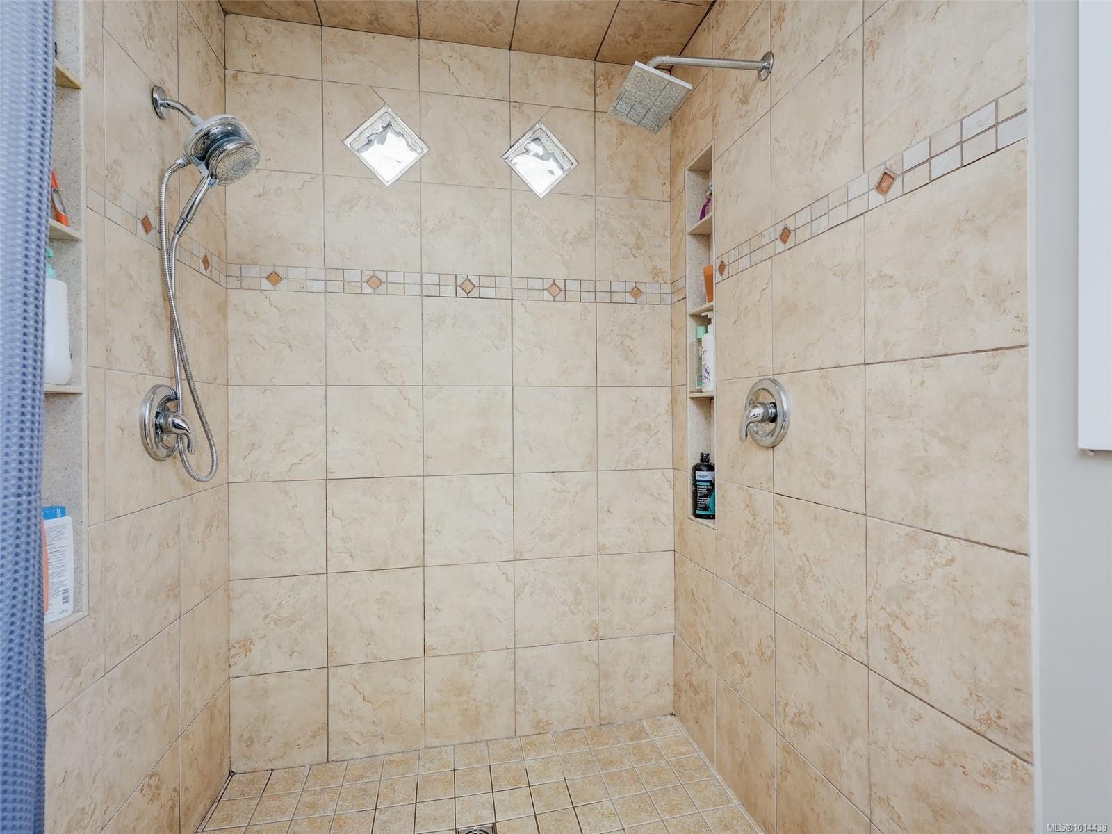 727 Paskin Way, Saanich, BC