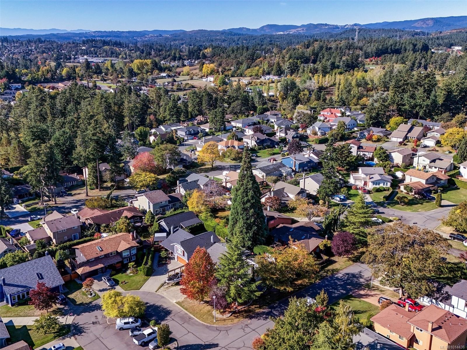 727 Paskin Way, Saanich, BC