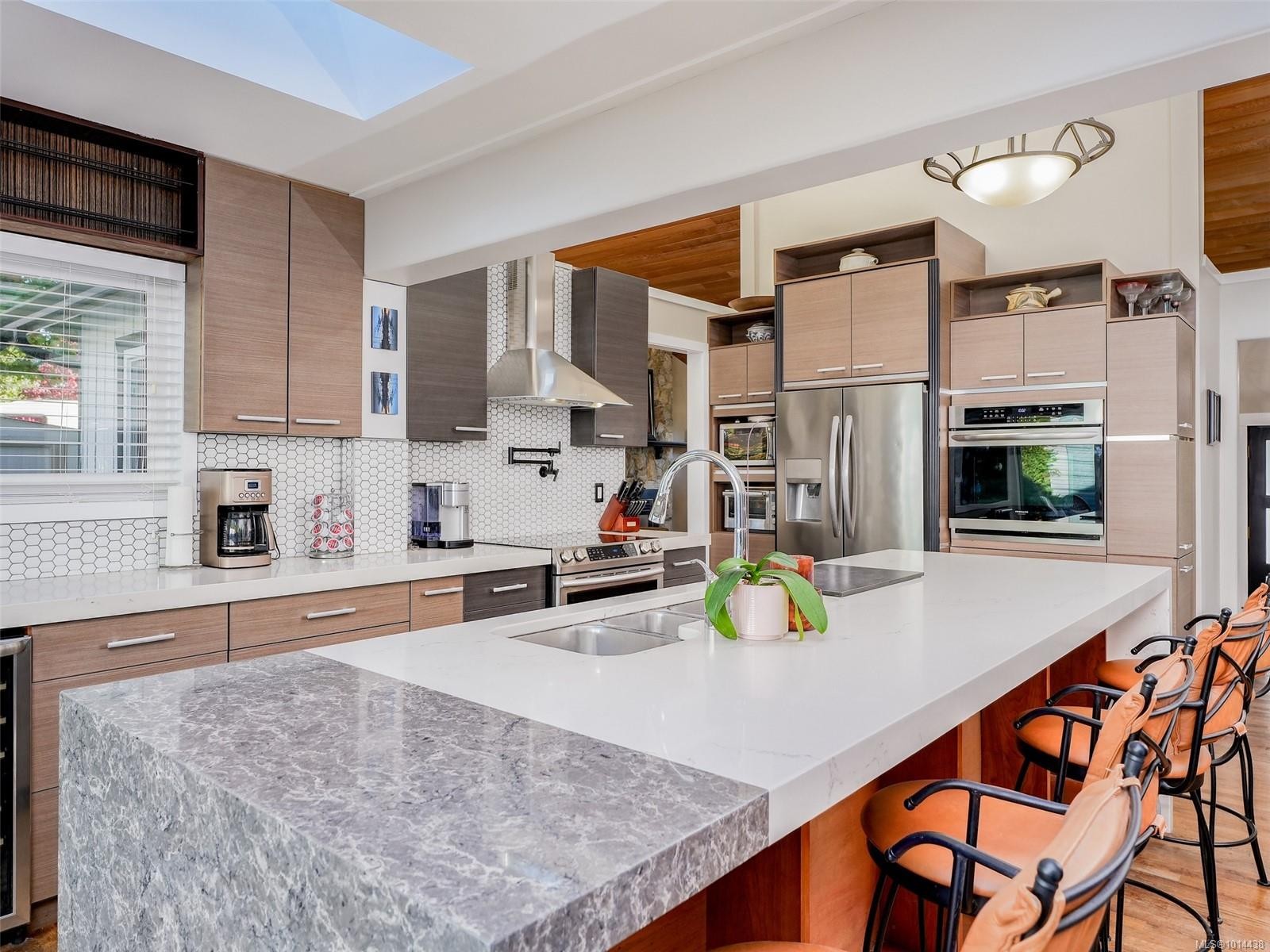 727 Paskin Way, Saanich, BC