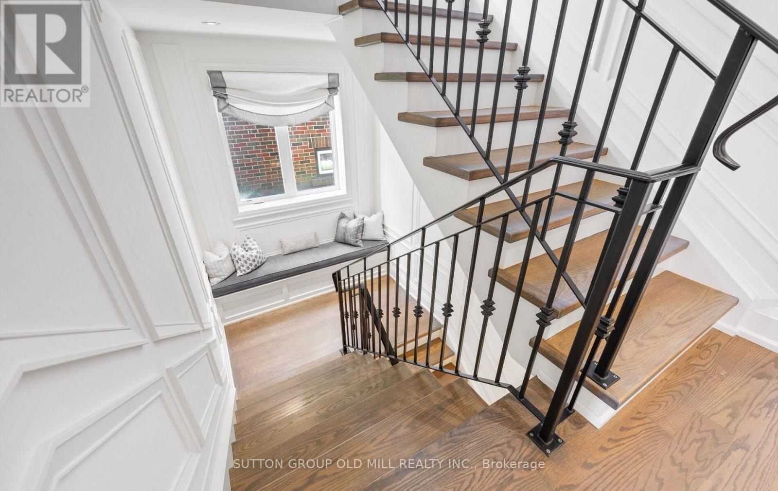 8 Cumberland Drive, Mississauga, ON - Indoor Photo Showing Other Room