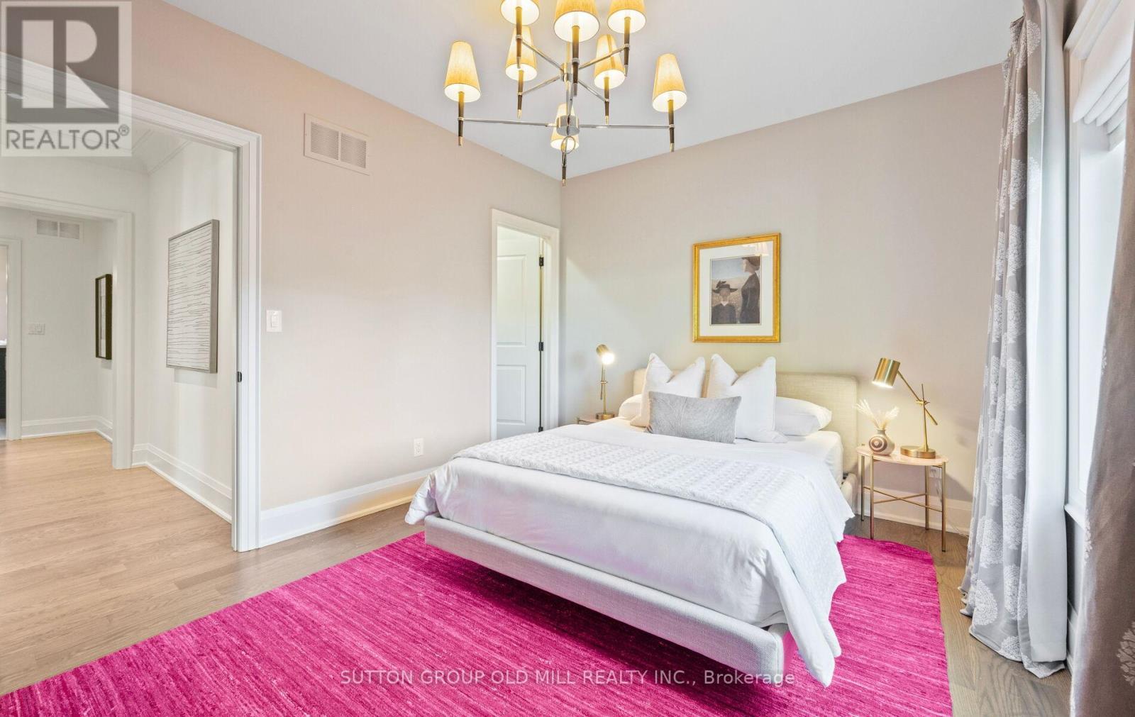 8 Cumberland Drive, Mississauga, ON - Indoor Photo Showing Bedroom