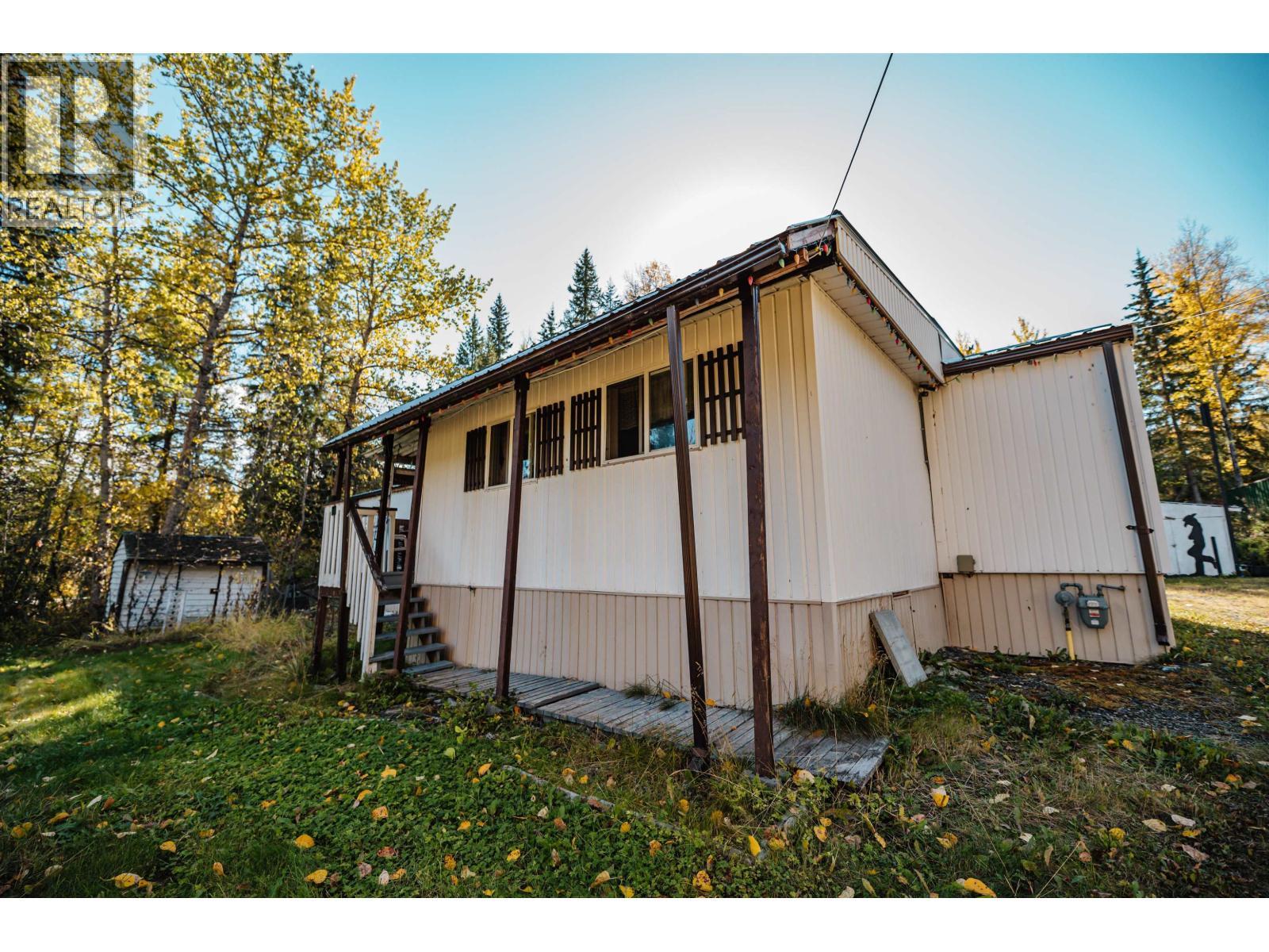 6388 Mulligan Drive, 100 Mile House, BC - Outdoor