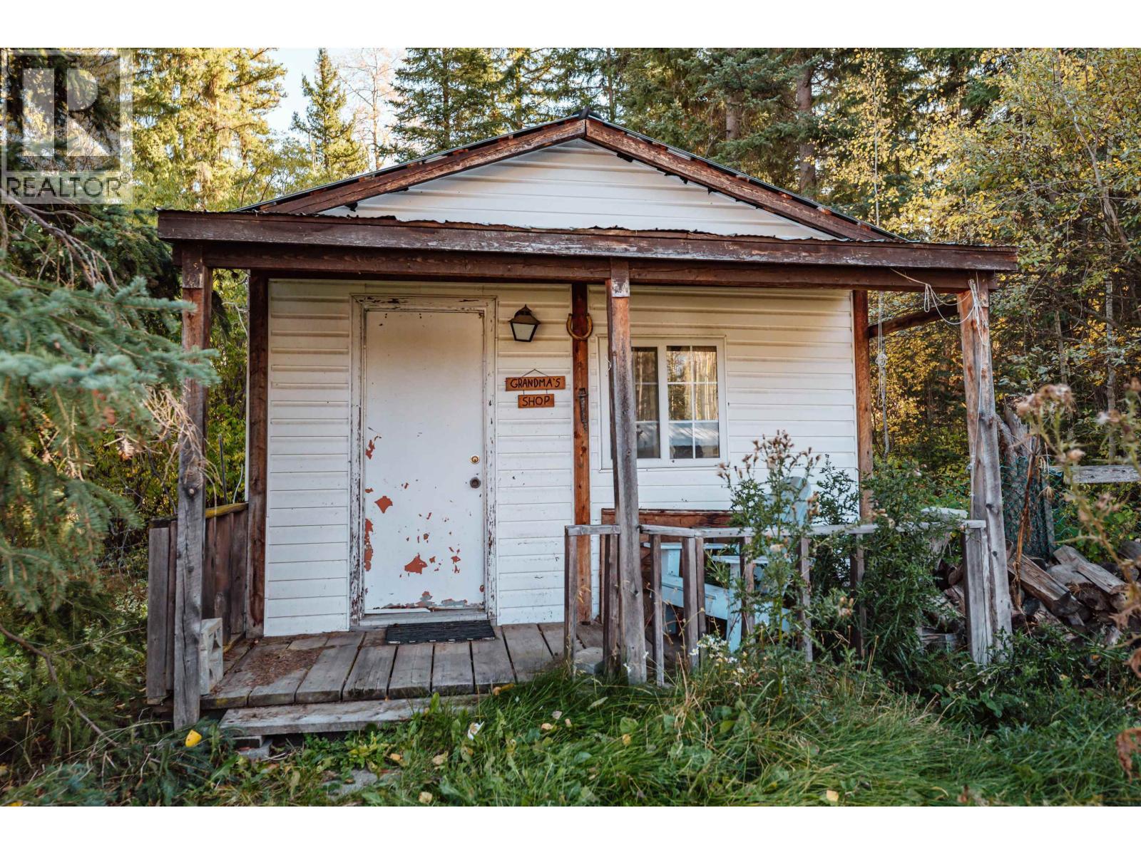 6388 Mulligan Drive, 100 Mile House, BC - Outdoor