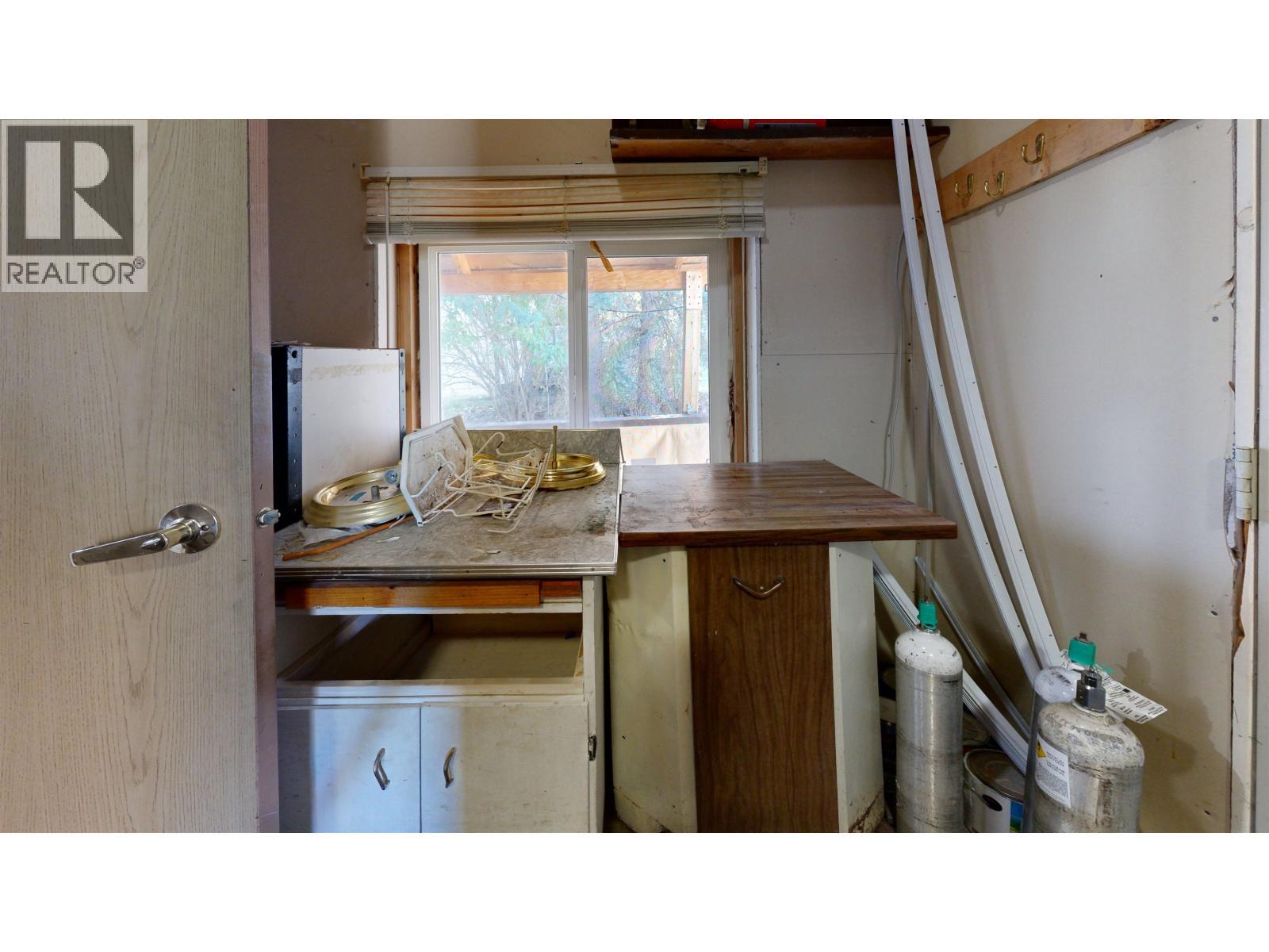 6388 Mulligan Drive, 100 Mile House, BC - Indoor