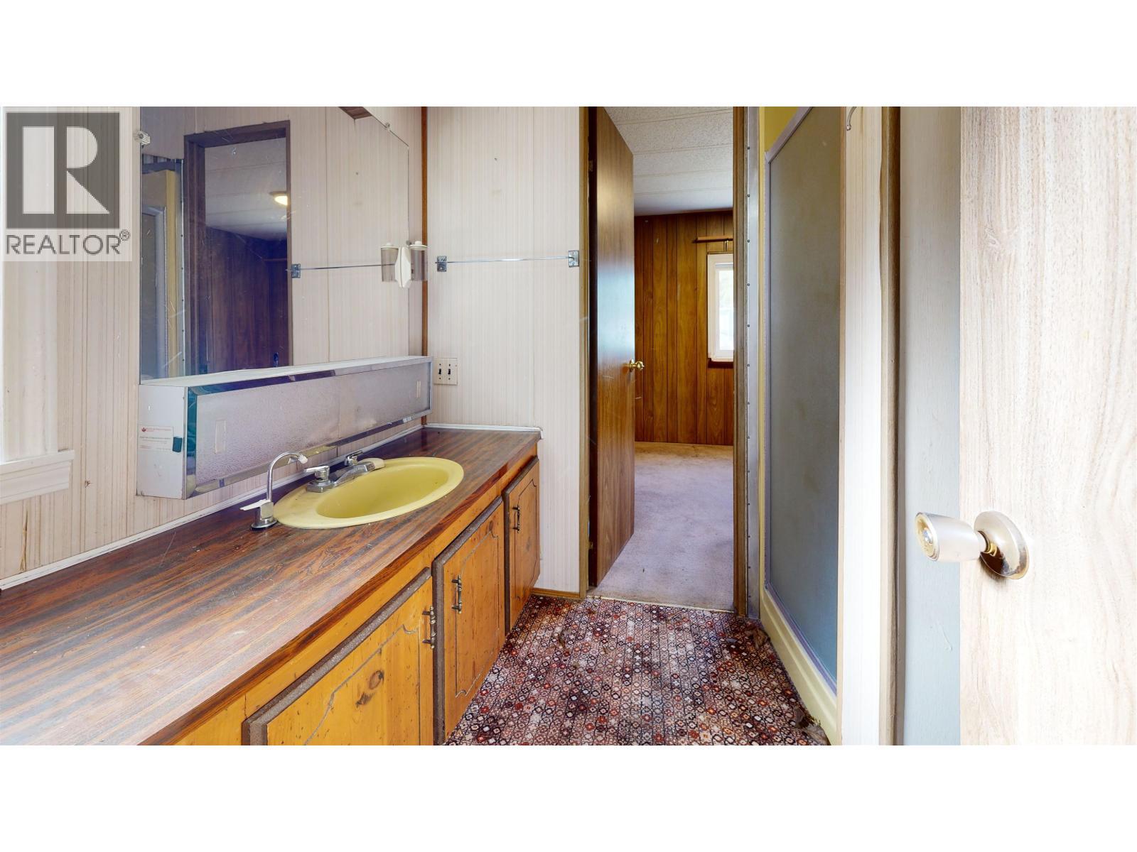 6388 Mulligan Drive, 100 Mile House, BC - Indoor Photo Showing Bathroom