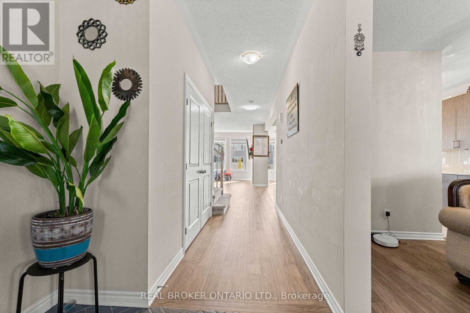 28 Sopwith Private, Ottawa, ON - Indoor Photo Showing Other Room