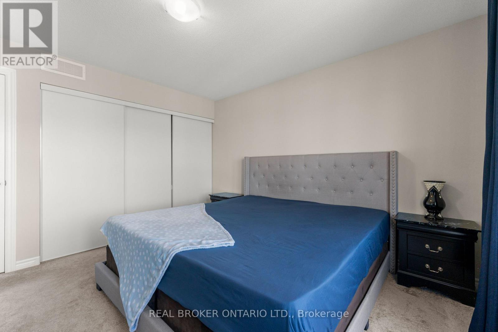 28 Sopwith Private, Ottawa, ON - Indoor Photo Showing Bedroom