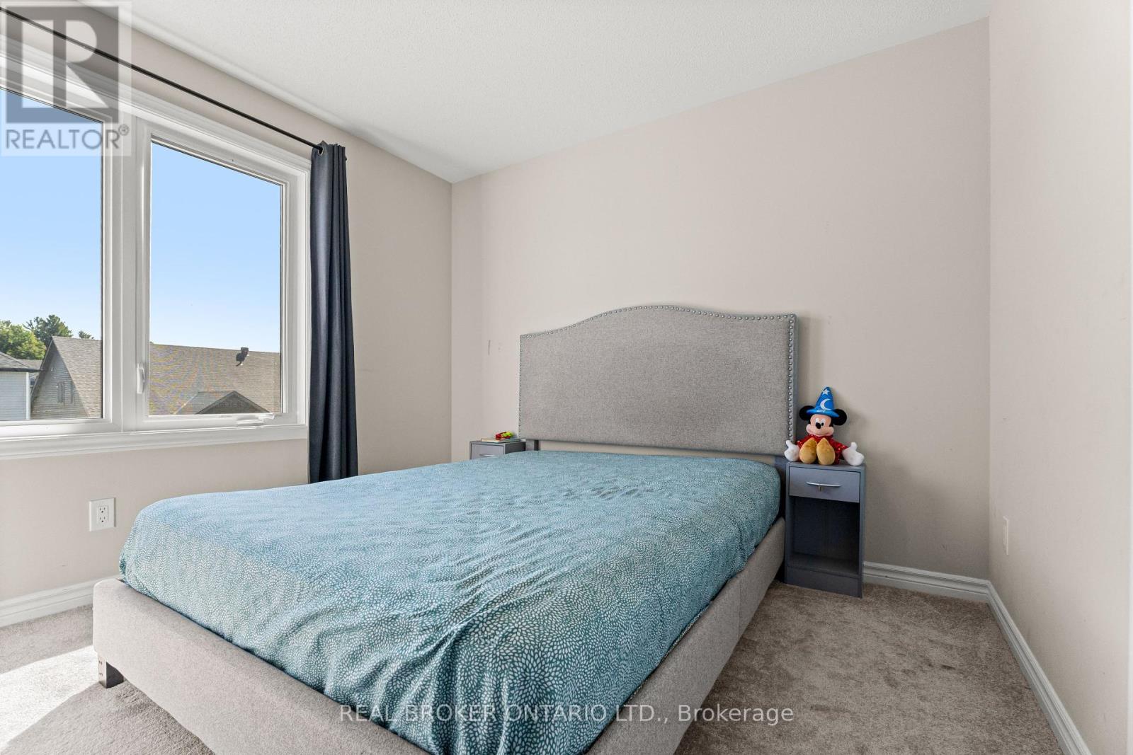 28 Sopwith Private, Ottawa, ON - Indoor Photo Showing Bedroom