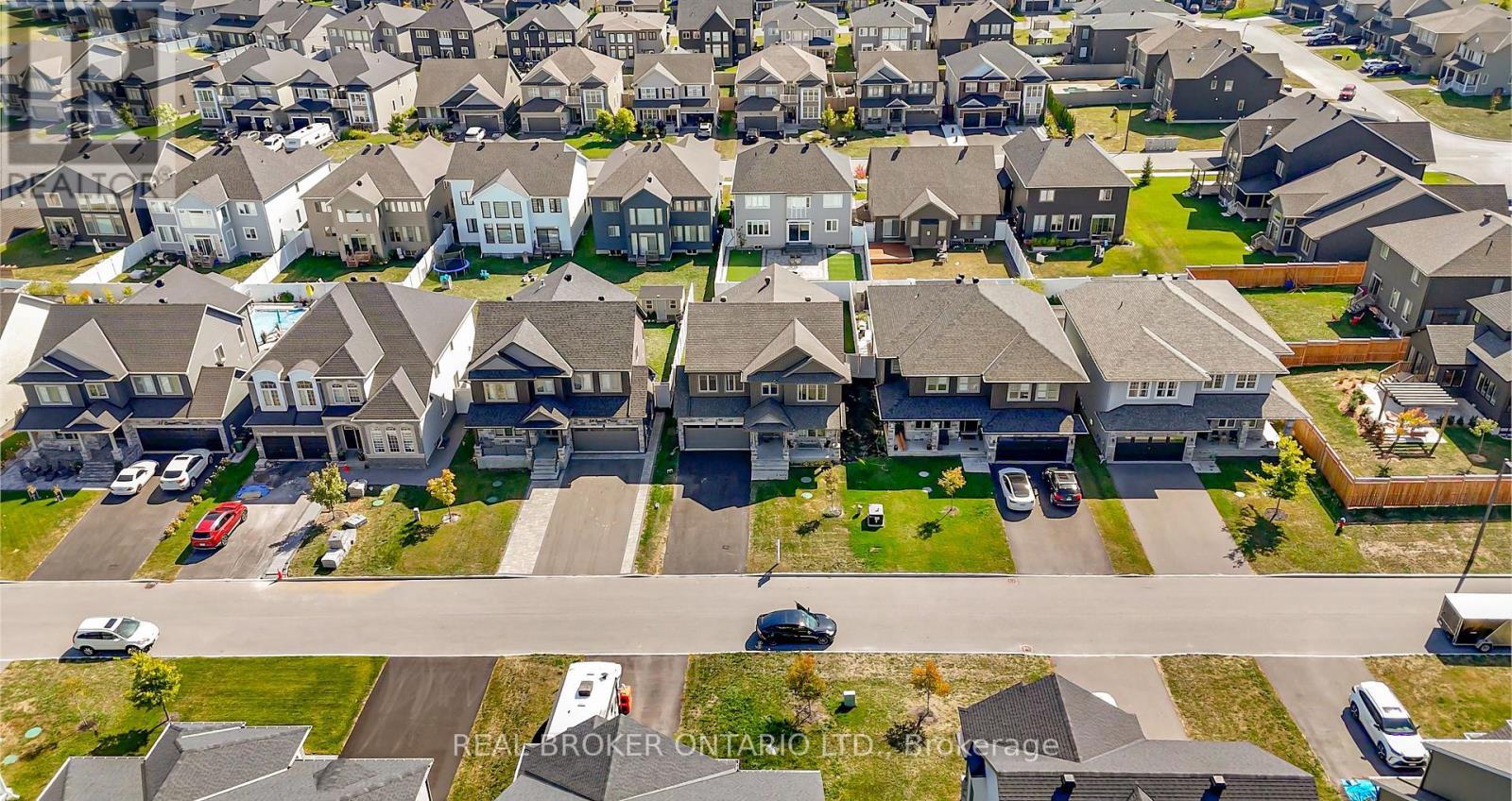 28 Sopwith Private, Ottawa, ON - Outdoor With View