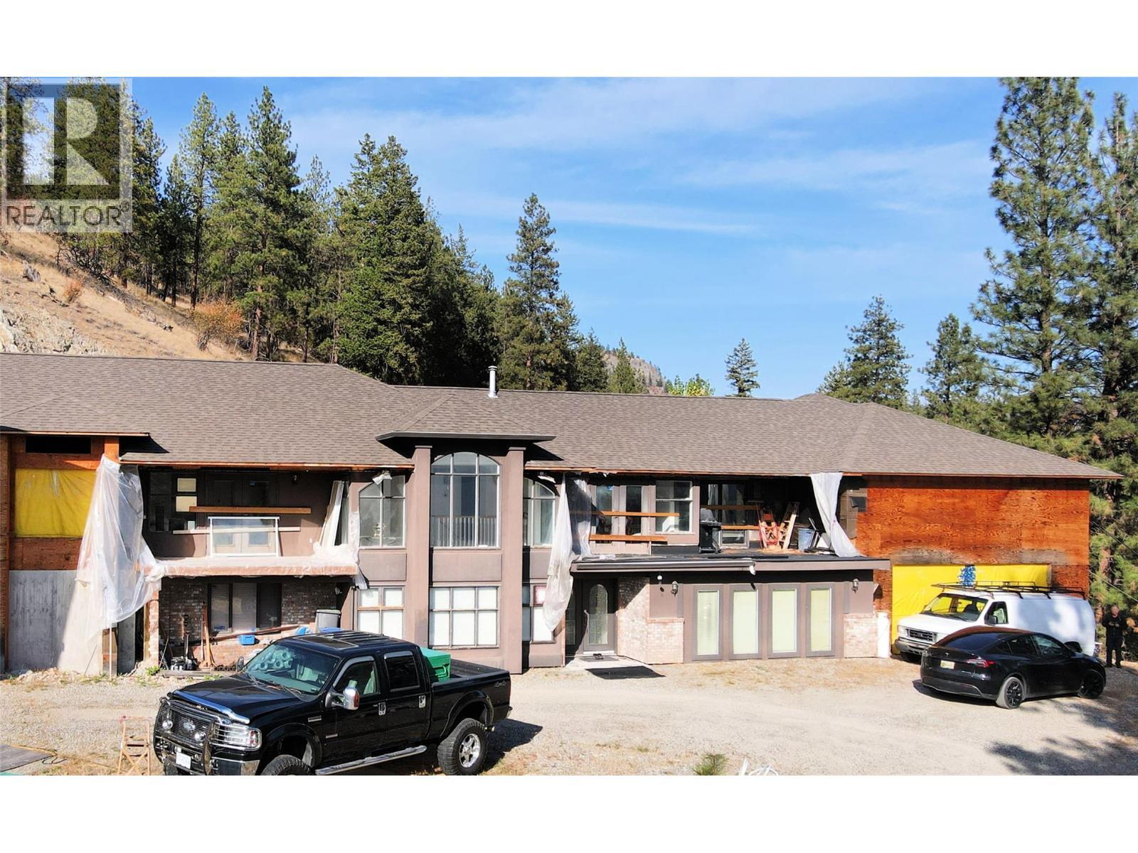5621 Harrington Court, Peachland, BC - Outdoor