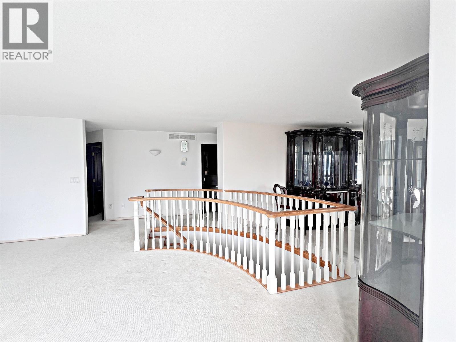 5621 Harrington Court, Peachland, BC - Indoor Photo Showing Other Room