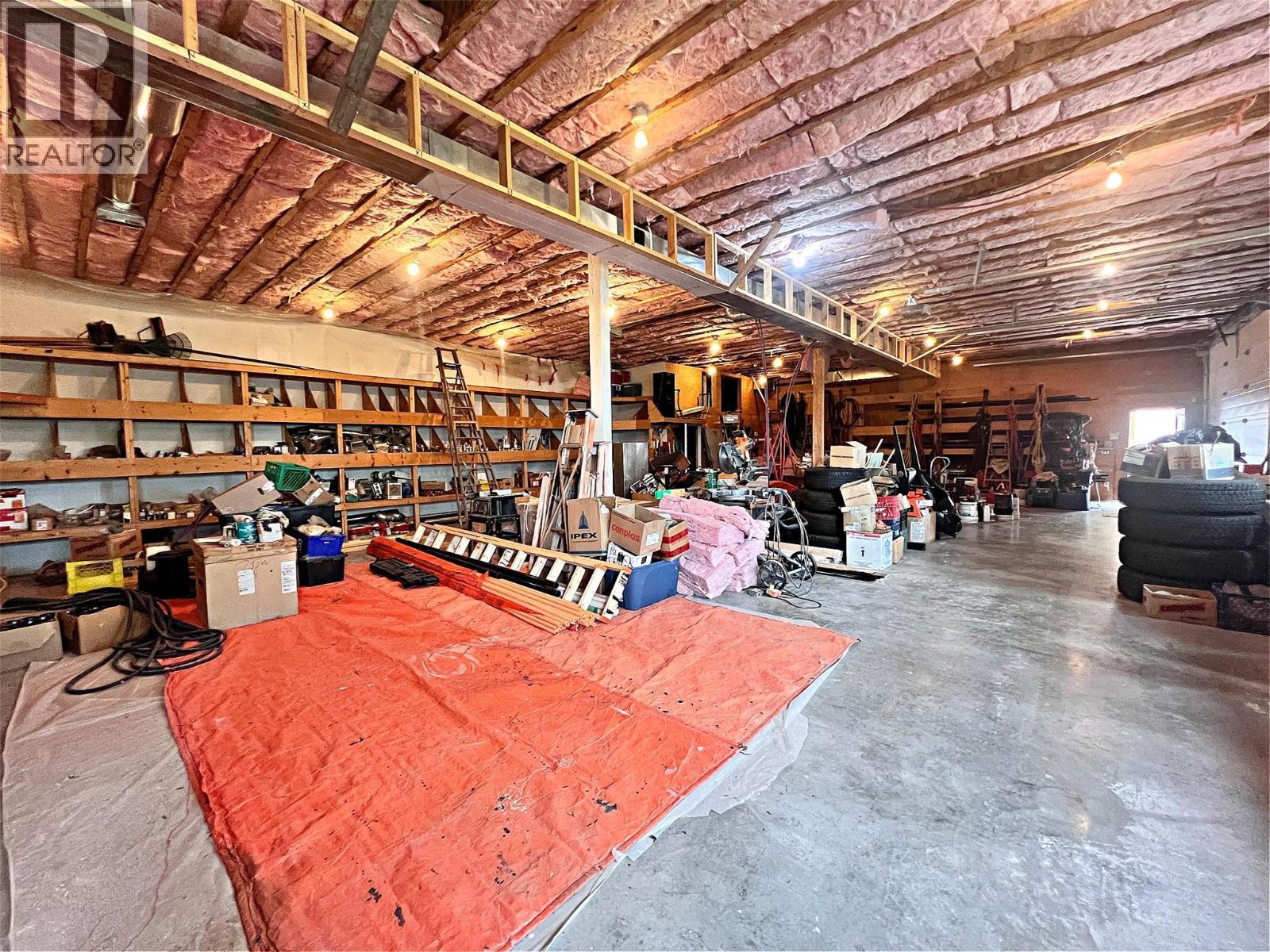 5621 Harrington Court, Peachland, BC - Indoor