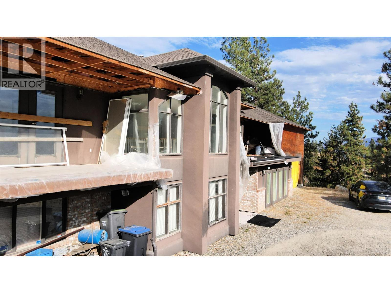 5621 Harrington Court, Peachland, BC - Outdoor