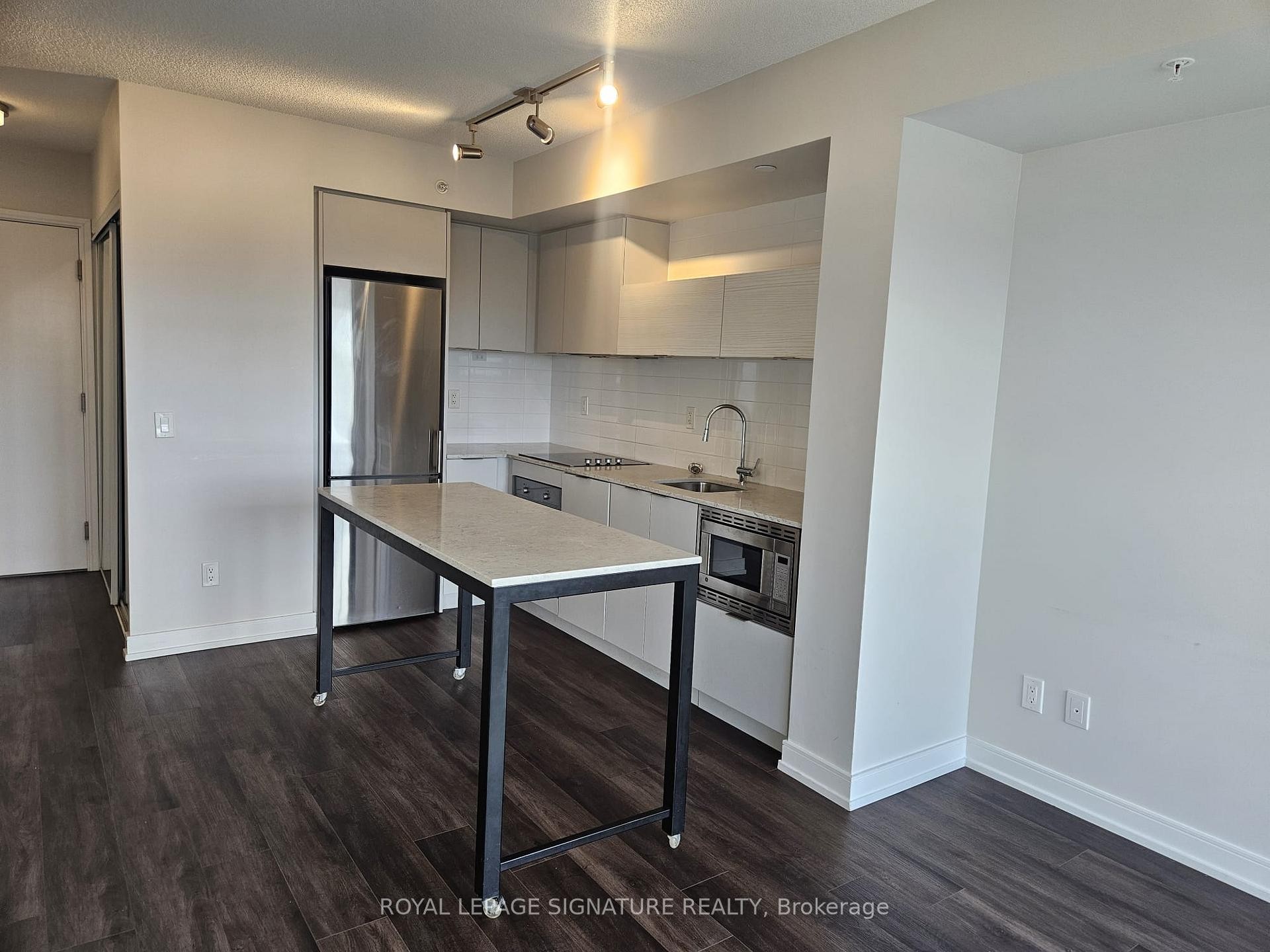 1603-20 Thomas Riley Road, Toronto, ON - Indoor Photo Showing Kitchen With Stainless Steel Kitchen