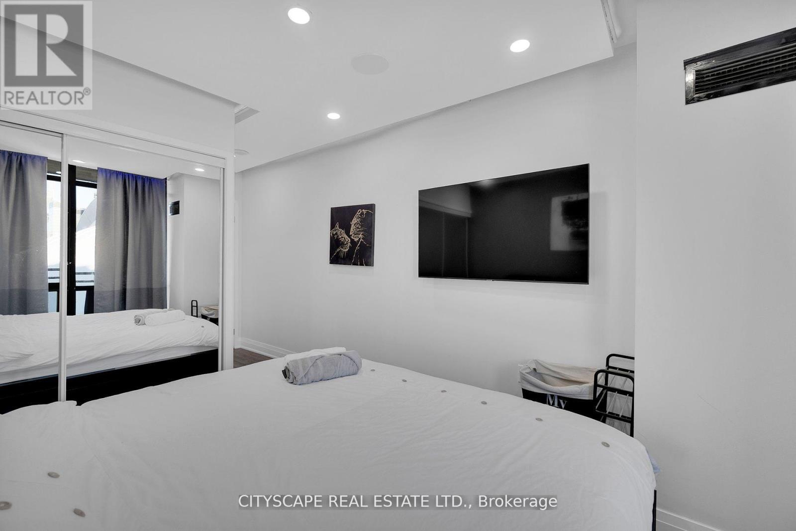 2308 - 3 Navy Wharf Court N, Toronto, ON - Indoor Photo Showing Bedroom