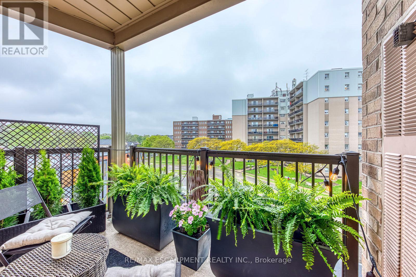 401 - 70 Stewart Street, Oakville, ON - Outdoor With Exterior