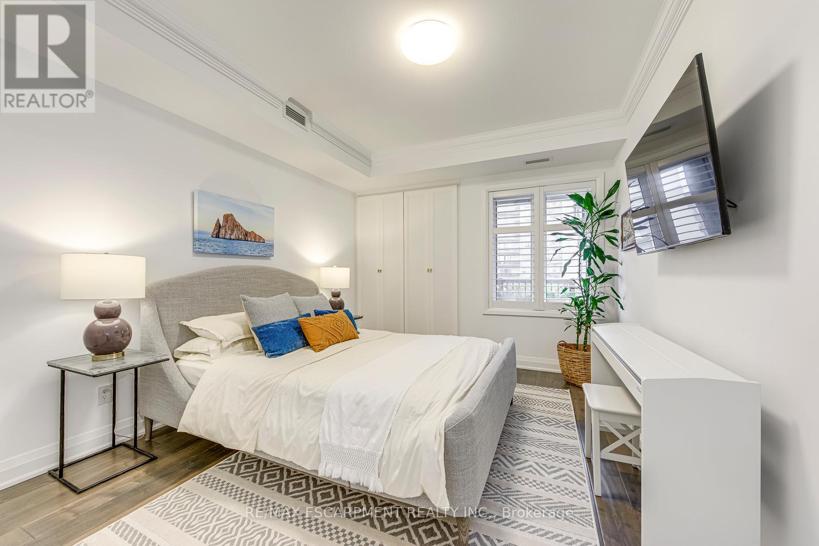 401 - 70 Stewart Street, Oakville, ON - Indoor Photo Showing Bedroom