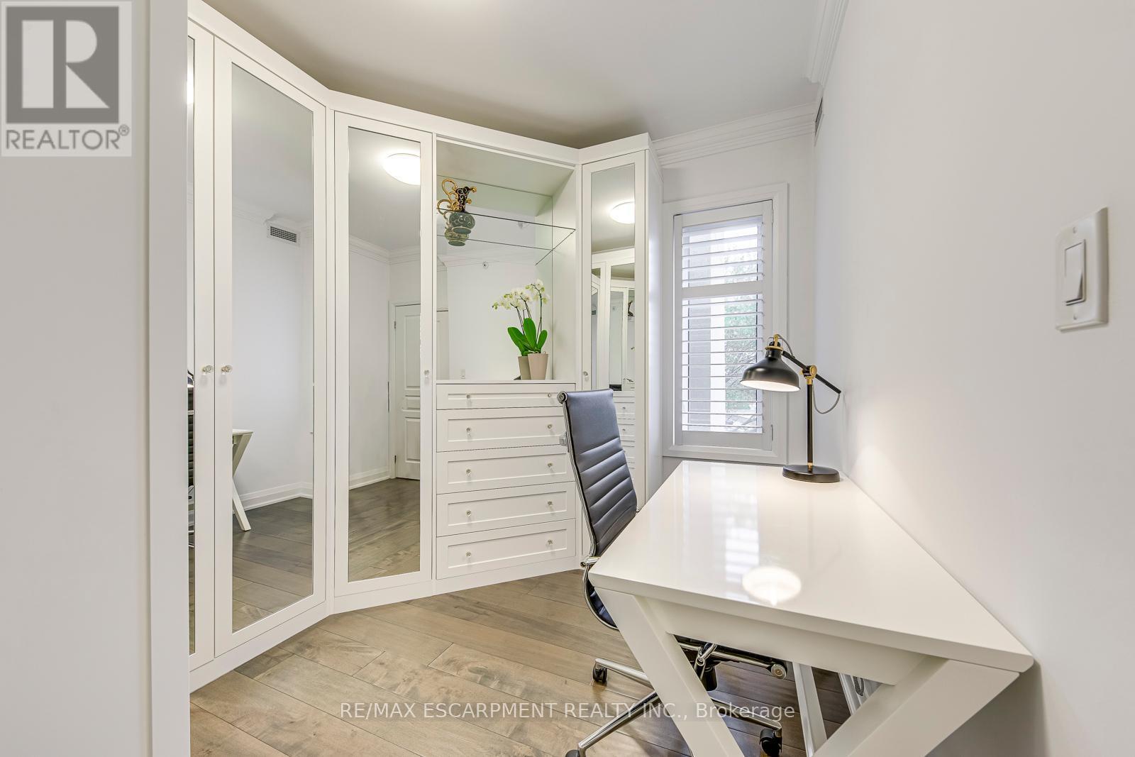 401 - 70 Stewart Street, Oakville, ON - Indoor Photo Showing Other Room