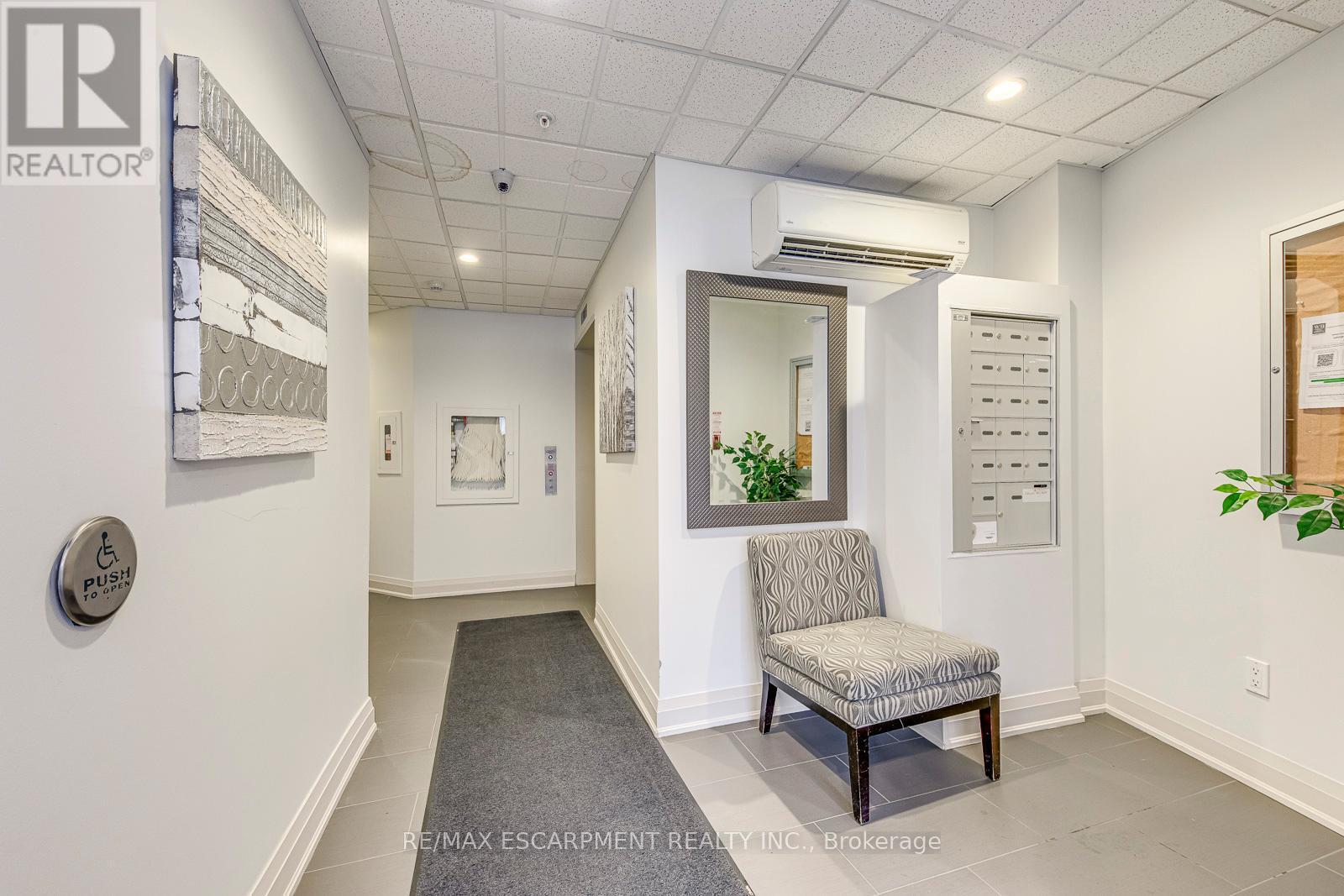 401 - 70 Stewart Street, Oakville, ON - Indoor Photo Showing Other Room