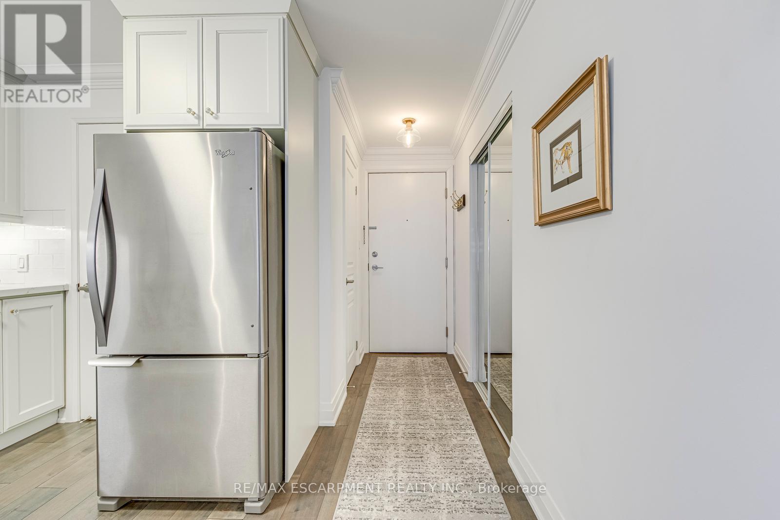 401 - 70 Stewart Street, Oakville, ON - Indoor