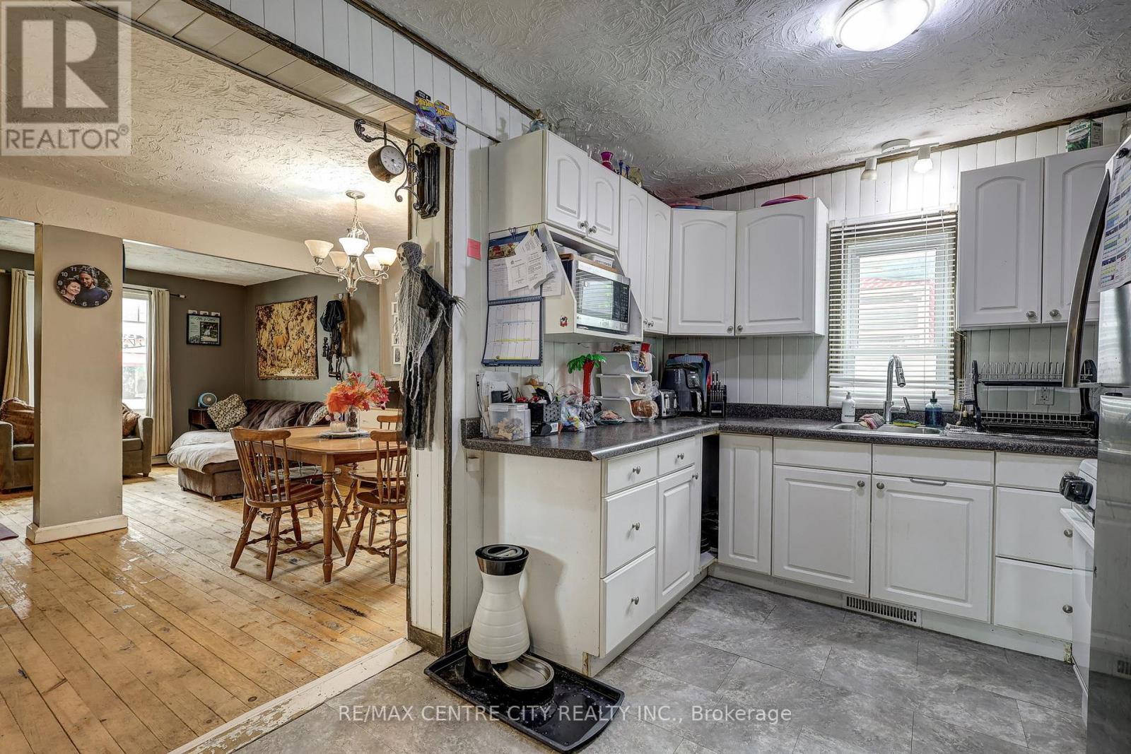 270 Ross Street, St. Thomas, ON - Indoor Photo Showing Kitchen