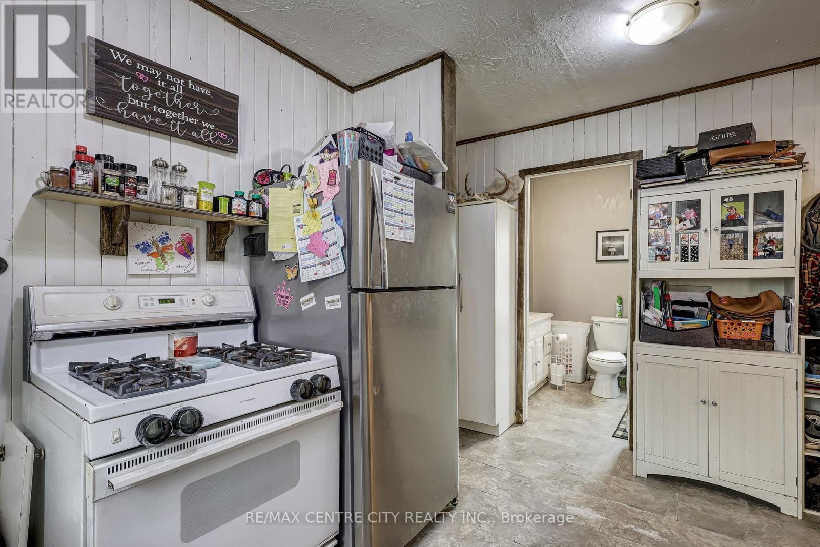 270 Ross Street, St. Thomas, ON - Indoor Photo Showing Kitchen