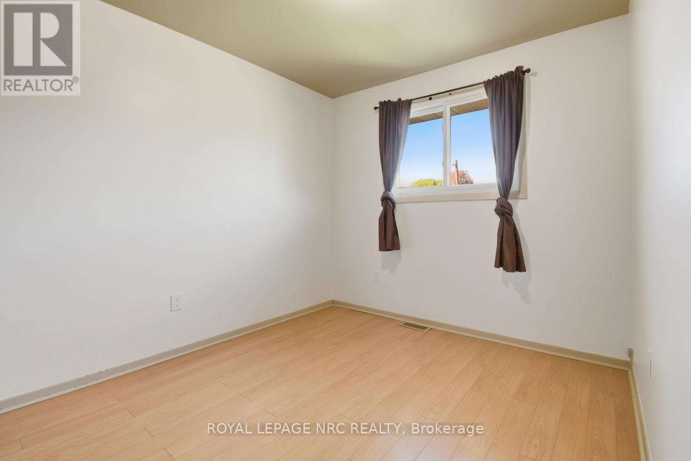 69 Elmvale Crescent, Port Colborne (Main Street), ON - Indoor Photo Showing Other Room