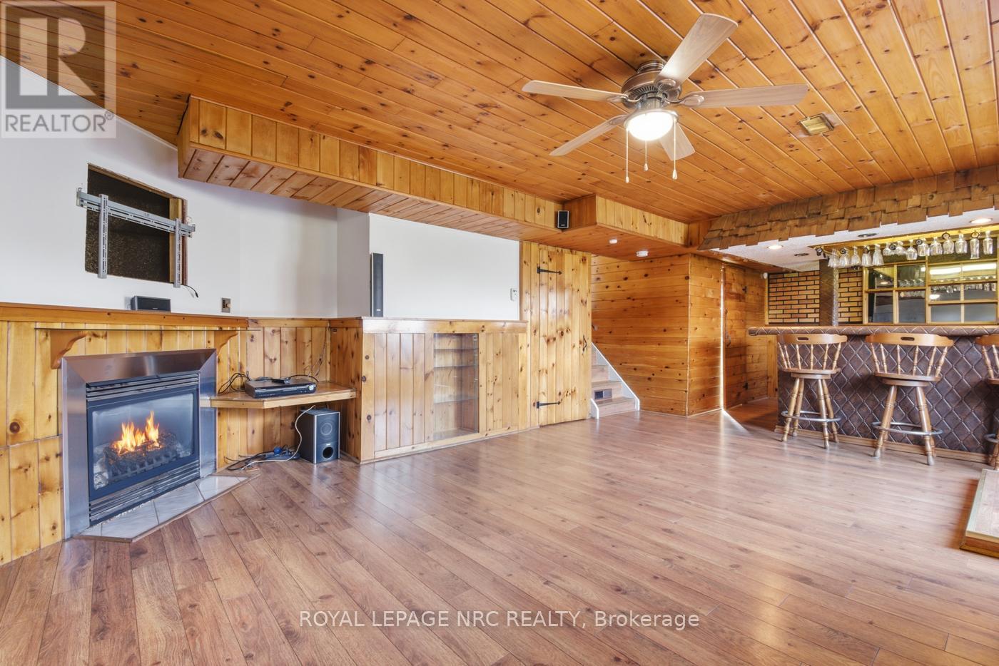 69 Elmvale Crescent, Port Colborne (Main Street), ON - Indoor With Fireplace