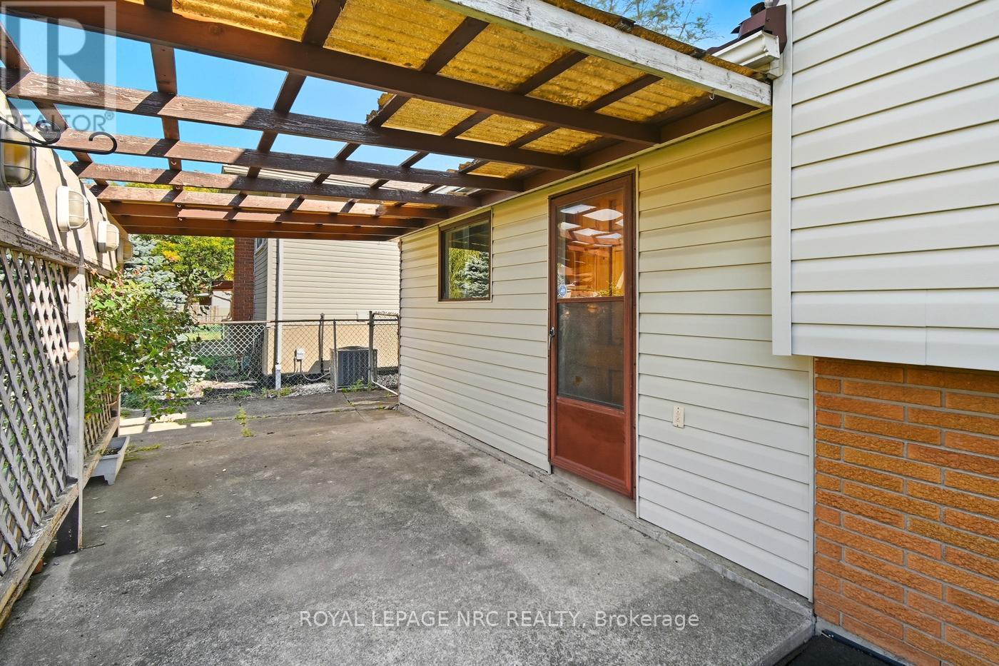 69 Elmvale Crescent, Port Colborne (Main Street), ON - Outdoor With Exterior