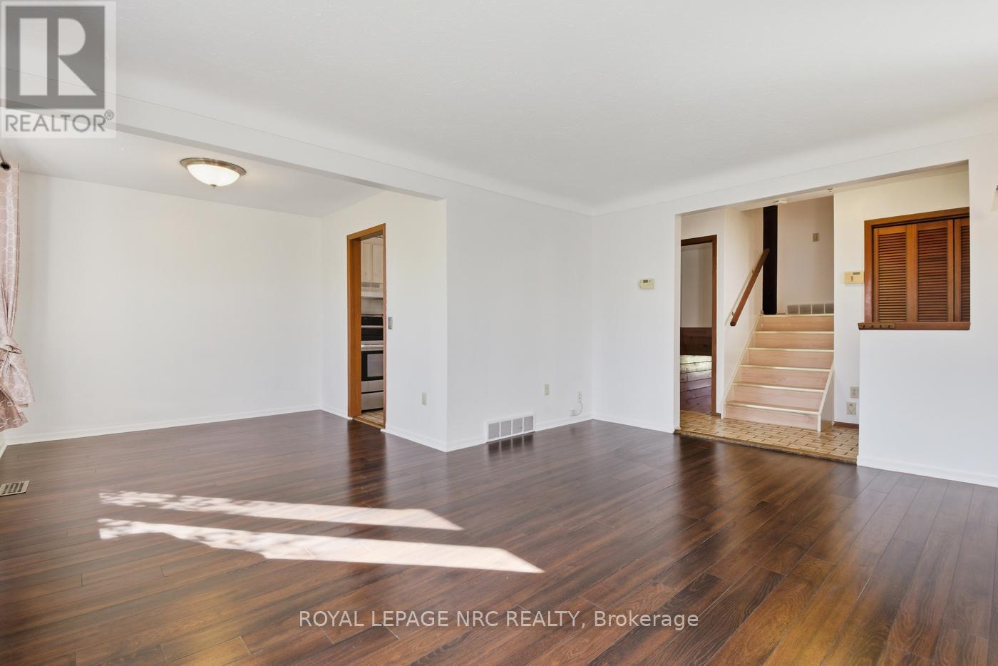 69 Elmvale Crescent, Port Colborne (Main Street), ON - Indoor