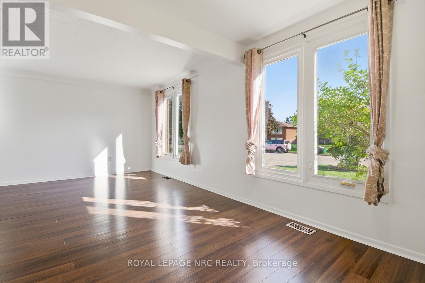 69 Elmvale Crescent, Port Colborne (Main Street), ON - Indoor Photo Showing Other Room