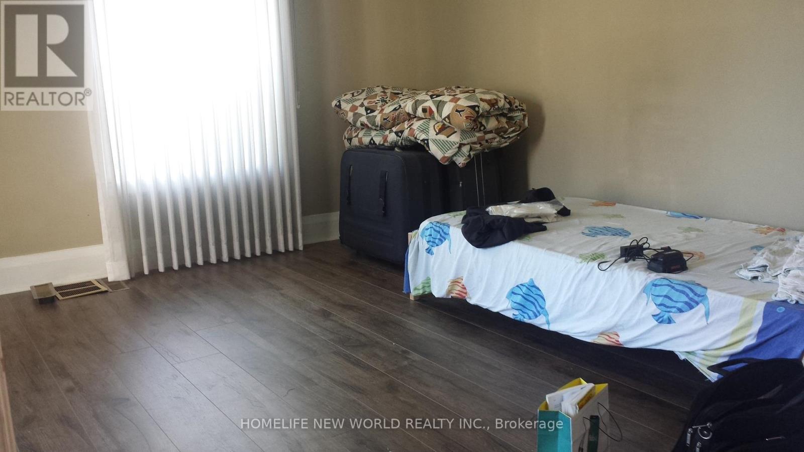 50 Brock Street E, Oshawa, ON - Indoor Photo Showing Bedroom