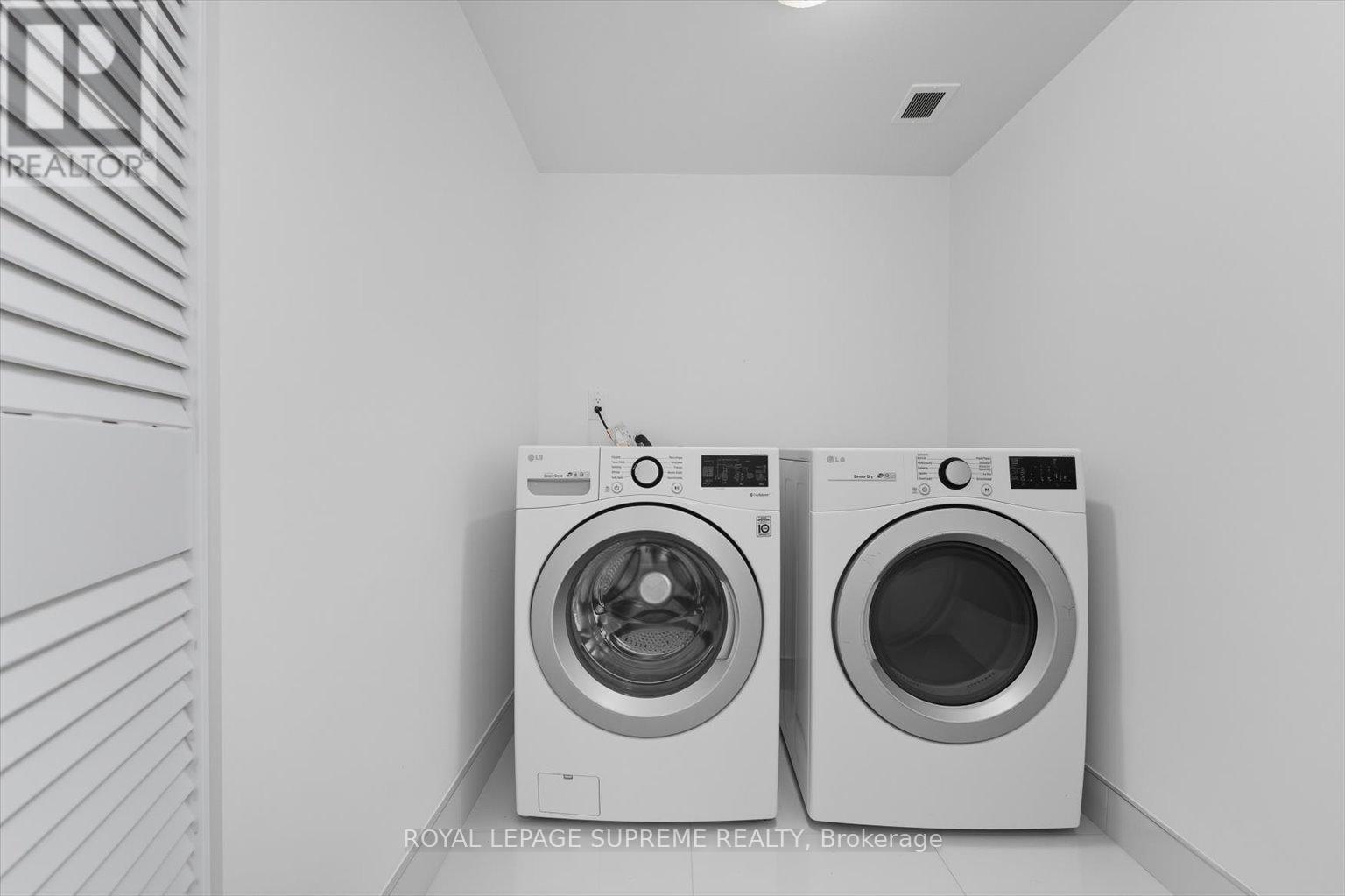 In-Suite Laundry - 107 - 270 Scarlett Road, Toronto, ON - Indoor Photo Showing Laundry Room